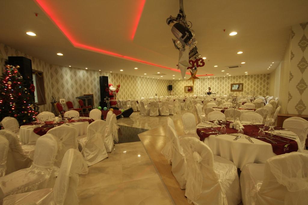 Palmcity Hotel Turgutlu Exterior photo